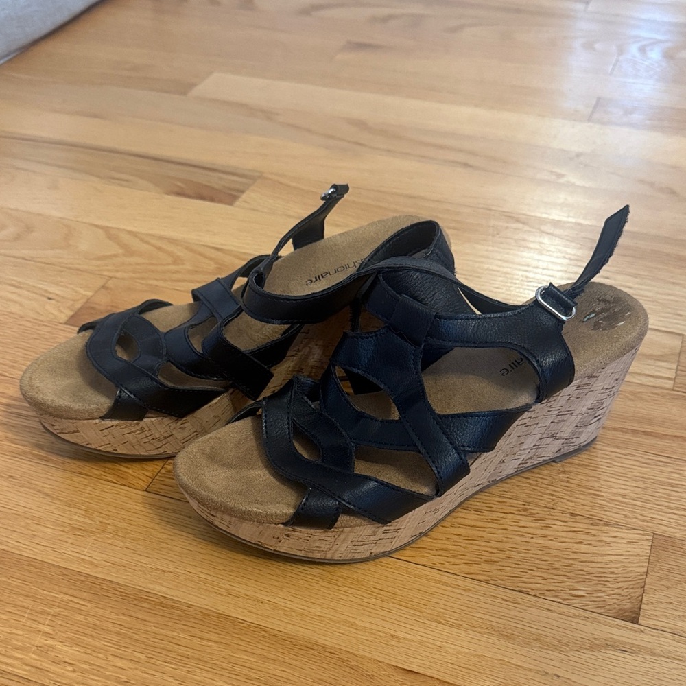 Cushionaire wedge heels